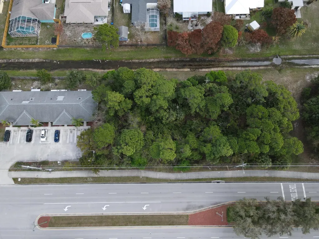 1751 SE Lennard Road NW Port St Lucie FL 34952