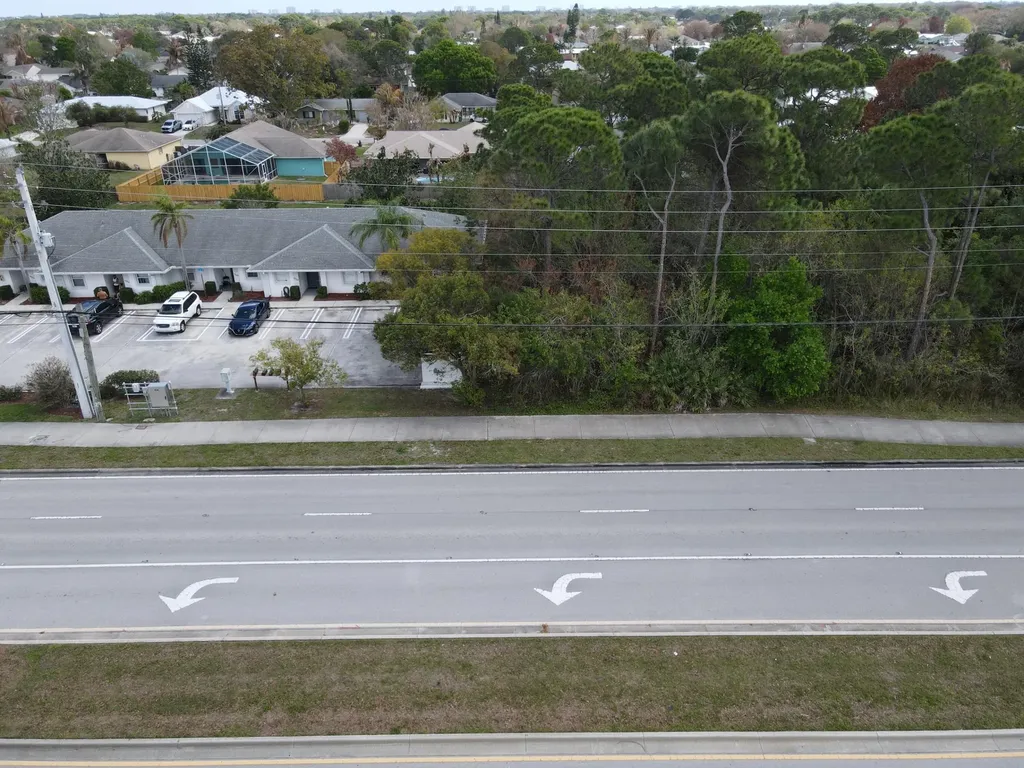 1751 SE Lennard Road NW Port St Lucie FL 34952