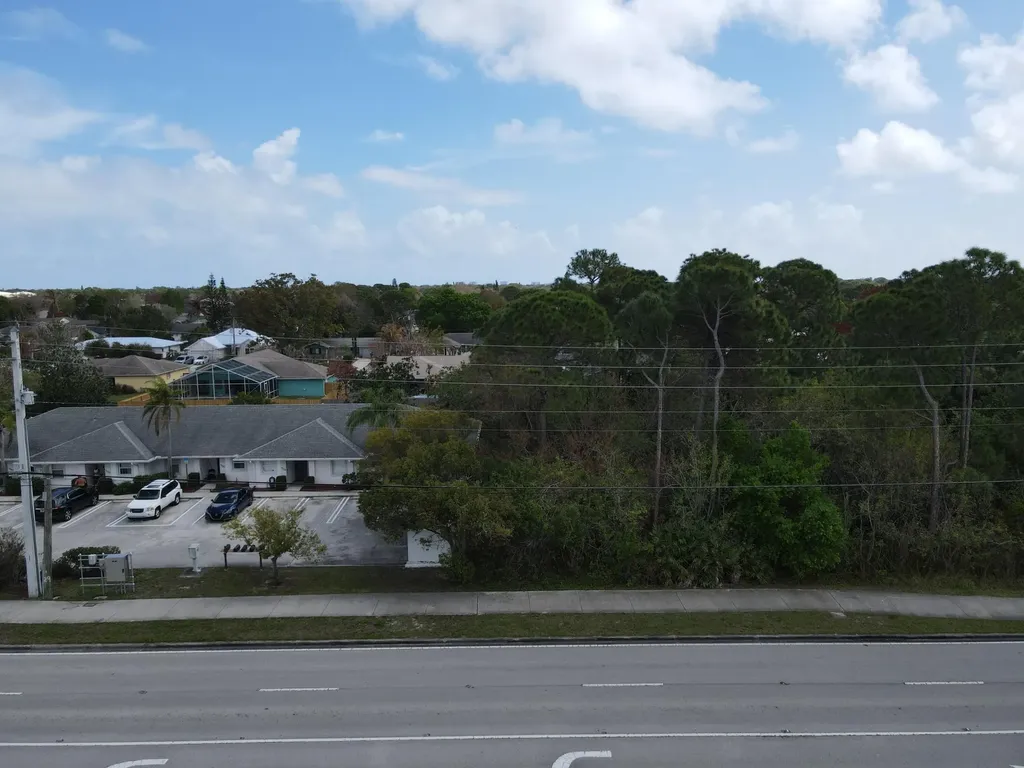 1751 SE Lennard Road NW Port St Lucie FL 34952