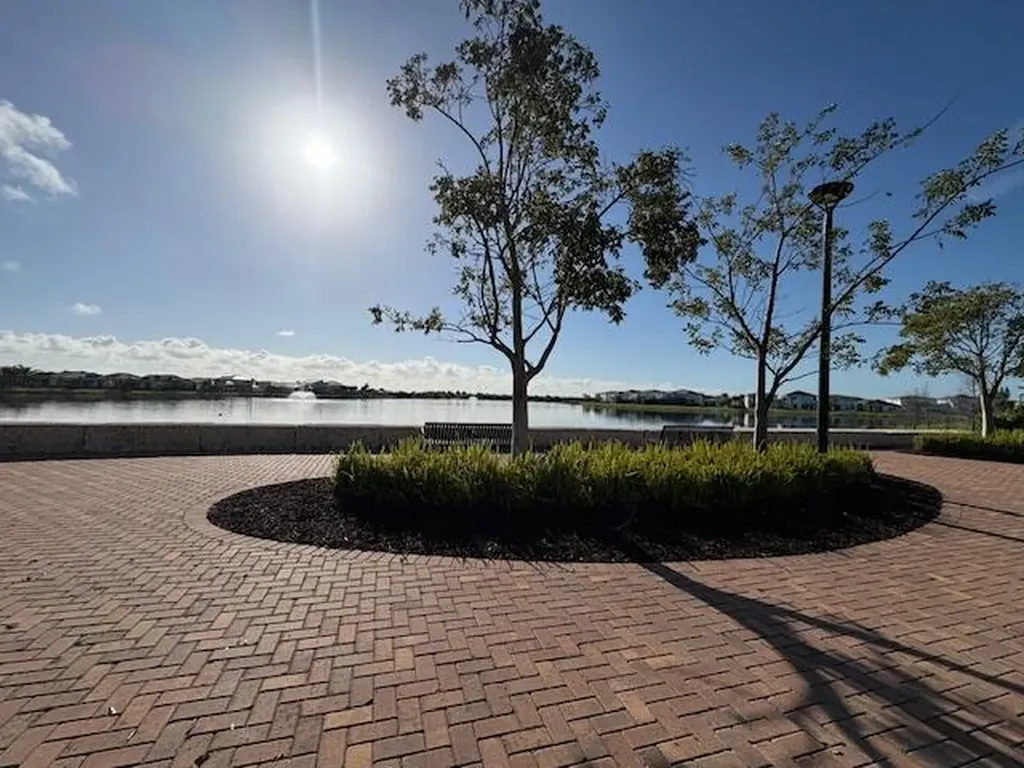 10514 Northbrook Circle Palm Beach Gardens FL 33412