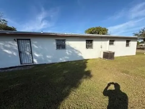 1063 Louisiana Avenue Clewiston FL 33440