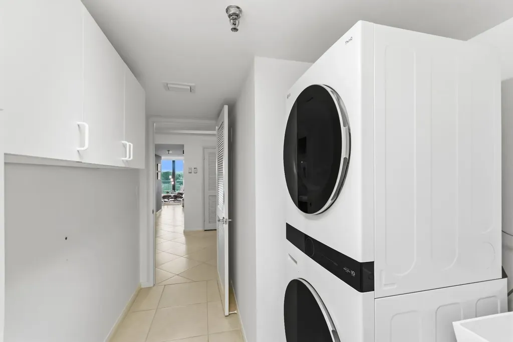 115 Lakeshore Drive North Palm Beach FL 33408