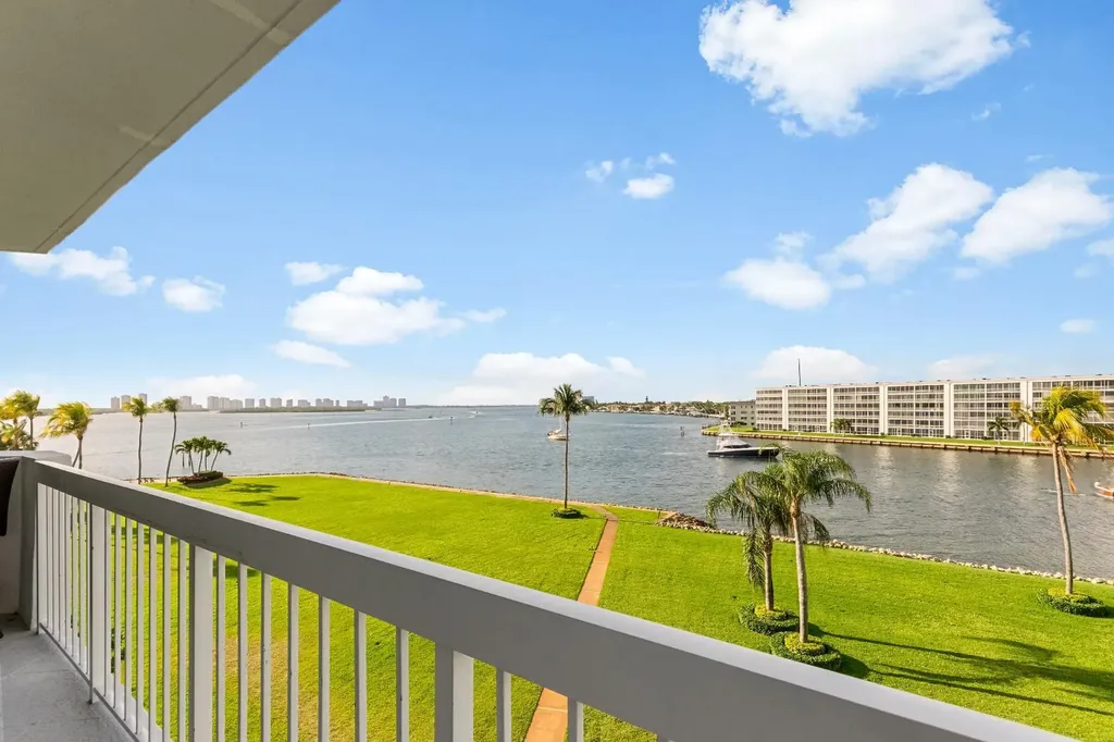 115 Lakeshore Drive North Palm Beach FL 33408