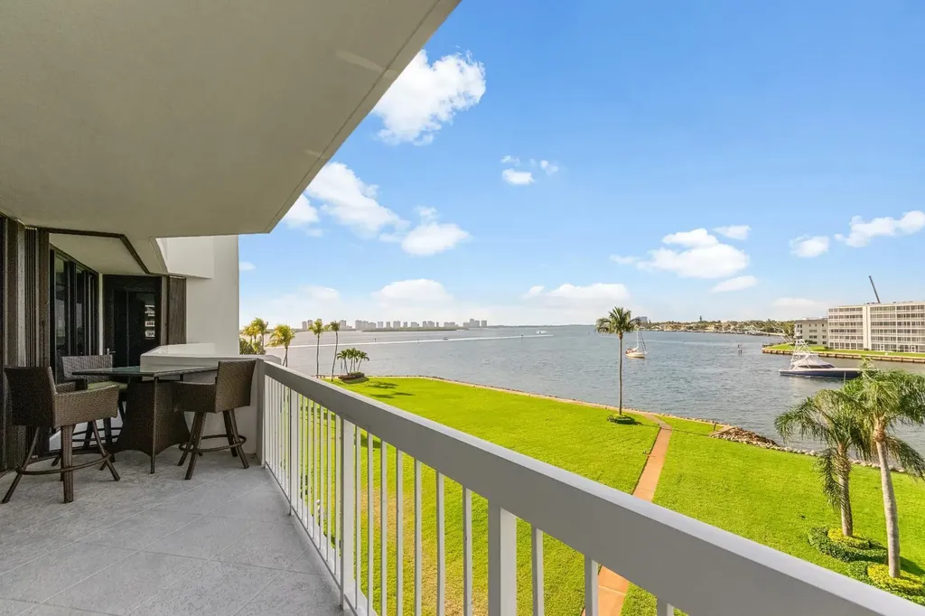 115 Lakeshore Drive North Palm Beach FL 33408