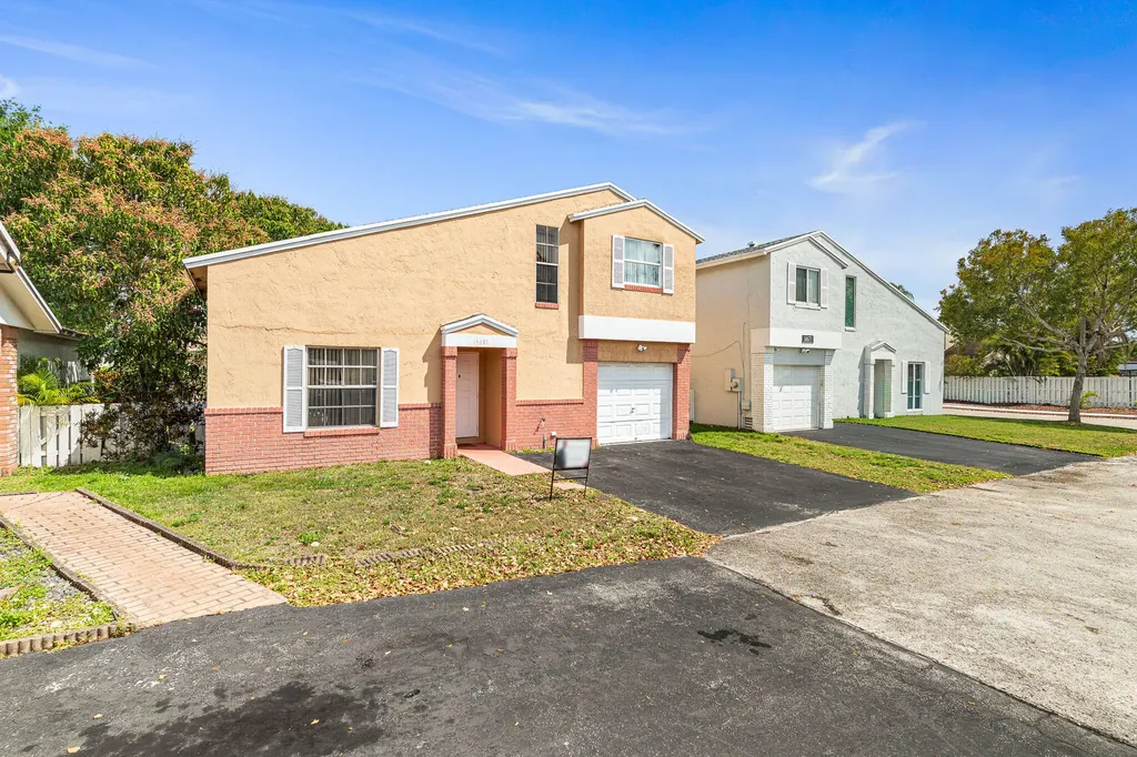 14681 N Beckley Square Davie FL 33325