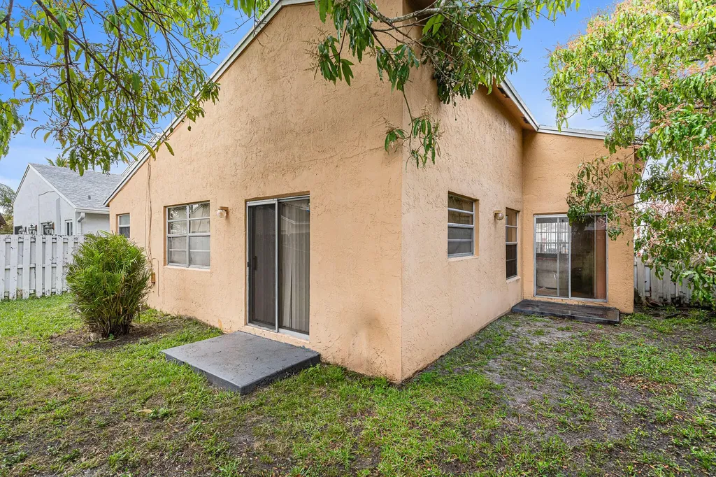 14681 N Beckley Square Davie FL 33325