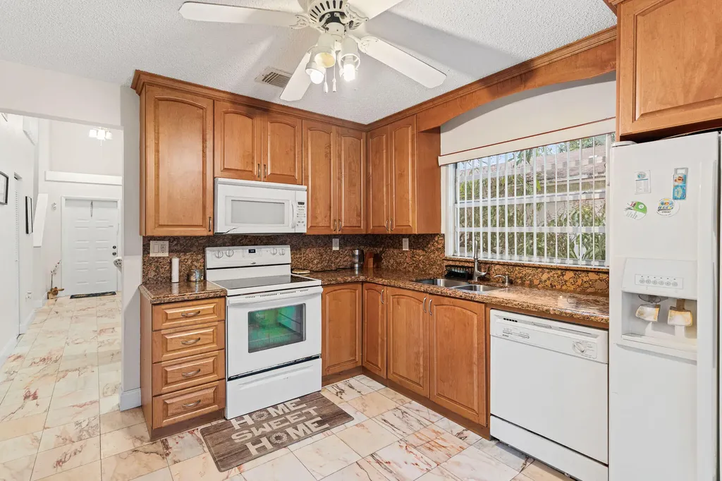 14681 N Beckley Square Davie FL 33325