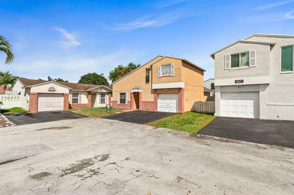 14681 N Beckley Square Davie FL 33325