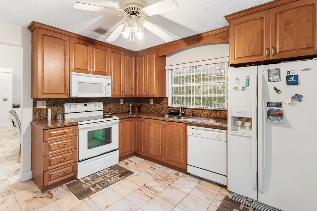 14681 N Beckley Square Davie FL 33325