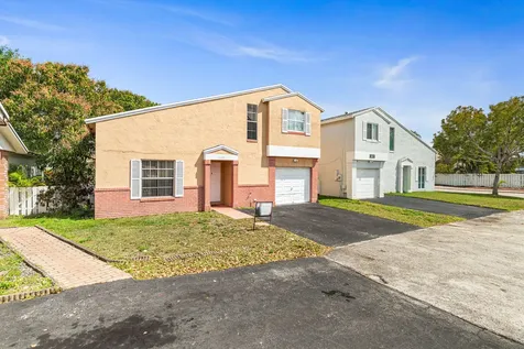 14681 N Beckley Square Davie FL 33325