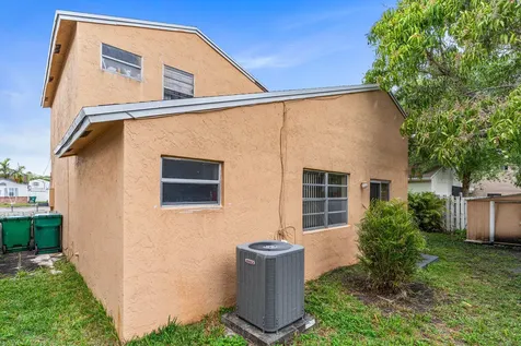 14681 N Beckley Square Davie FL 33325