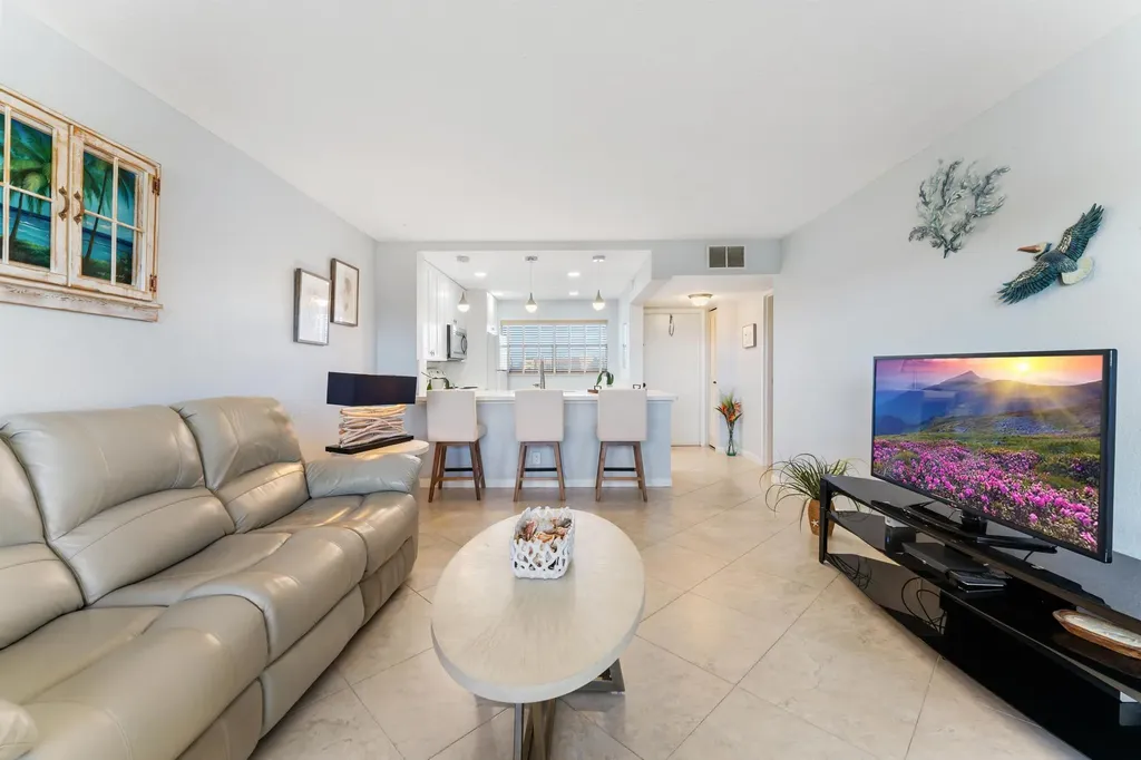 3654 Via Poinciana Lake Worth FL 33467