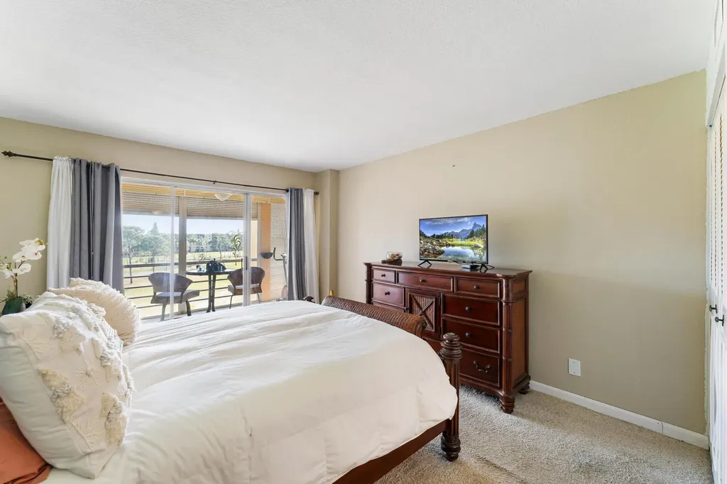 3654 Via Poinciana Lake Worth FL 33467