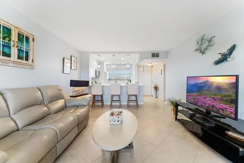 3654 Via Poinciana Lake Worth FL 33467