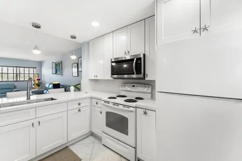 3654 Via Poinciana Lake Worth FL 33467