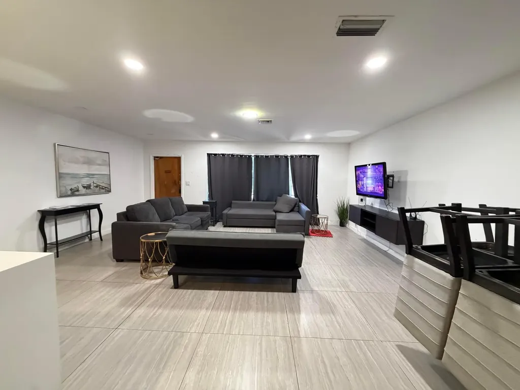 17390 NE 22nd Avenue North Miami Beach FL 33160