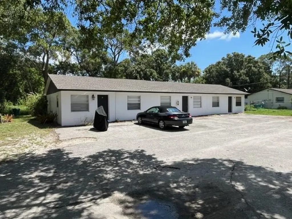 5006 Sanibel Avenue Fort Pierce FL 34951
