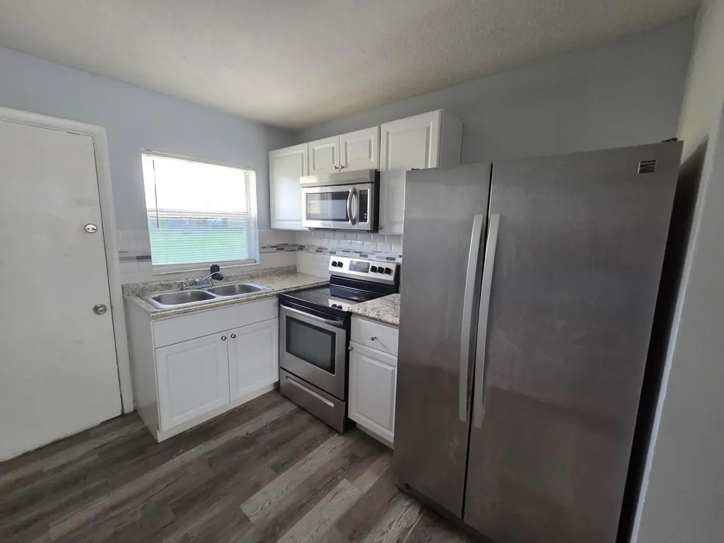 5006 Sanibel Avenue Fort Pierce FL 34951