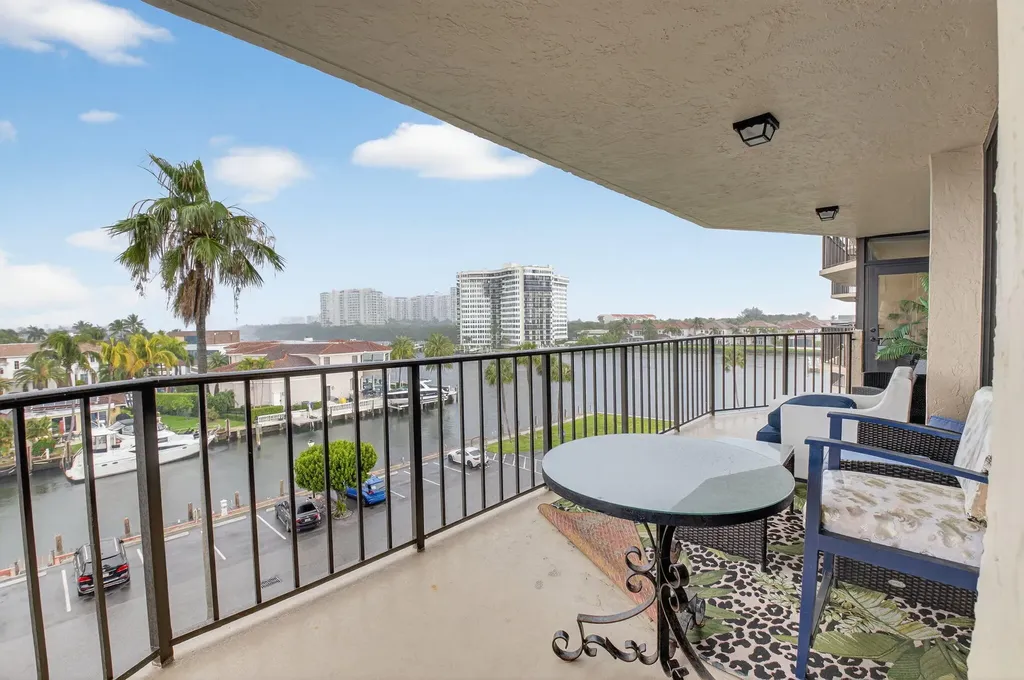 899 Jeffery Street Boca Raton FL 33487