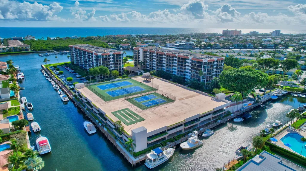 899 Jeffery Street Boca Raton FL 33487