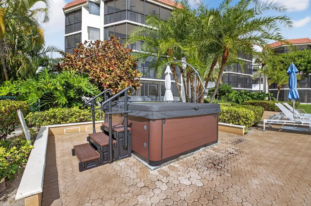 899 Jeffery Street Boca Raton FL 33487