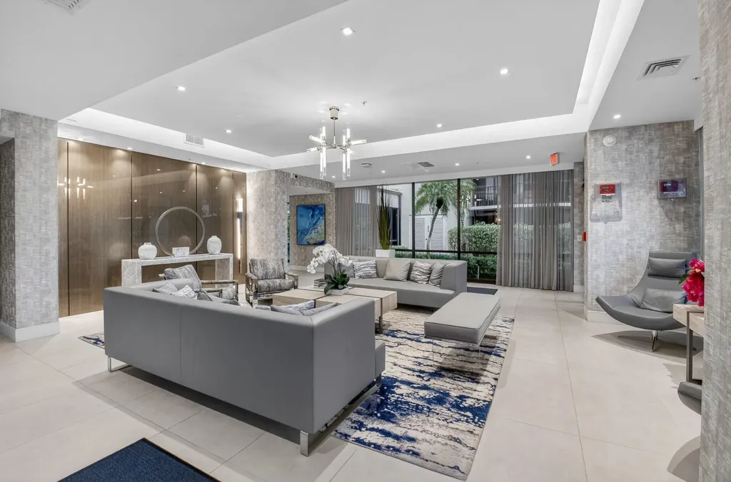 899 Jeffery Street Boca Raton FL 33487