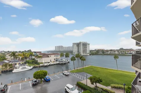 899 Jeffery Street Boca Raton FL 33487