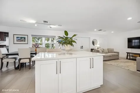 746 SW 2nd Street Boca Raton FL 33486