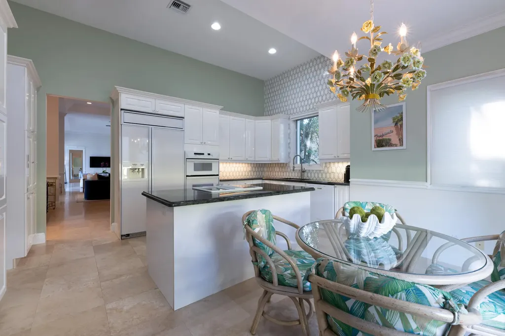 2258 E Ibis Isle Road Road E Palm Beach FL 33480