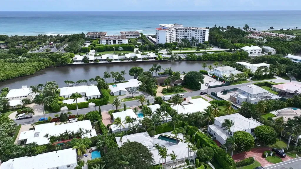 2258 E Ibis Isle Road Road E Palm Beach FL 33480