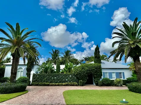 2258 E Ibis Isle Road Road E Palm Beach FL 33480