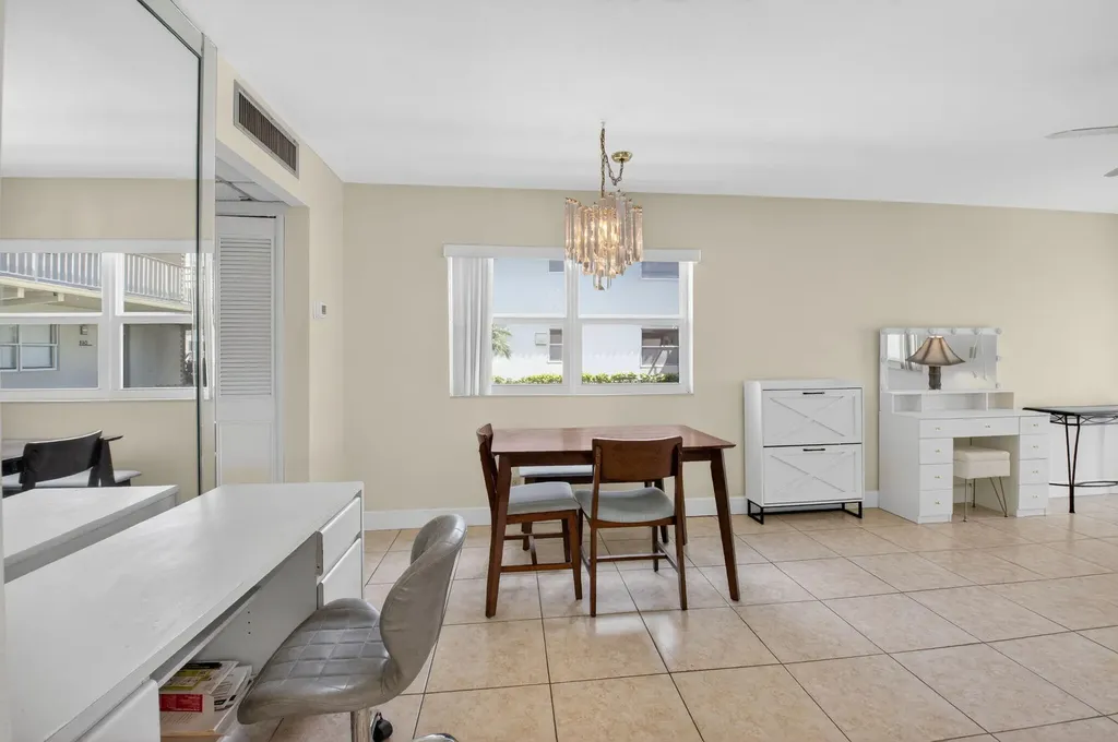 642 N Flanders N Delray Beach FL 33484