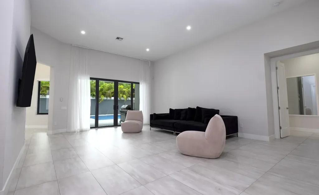 5663 W Brookfield Circle Hollywood FL 33312