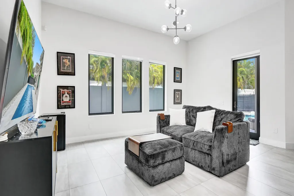 5663 W Brookfield Circle Hollywood FL 33312