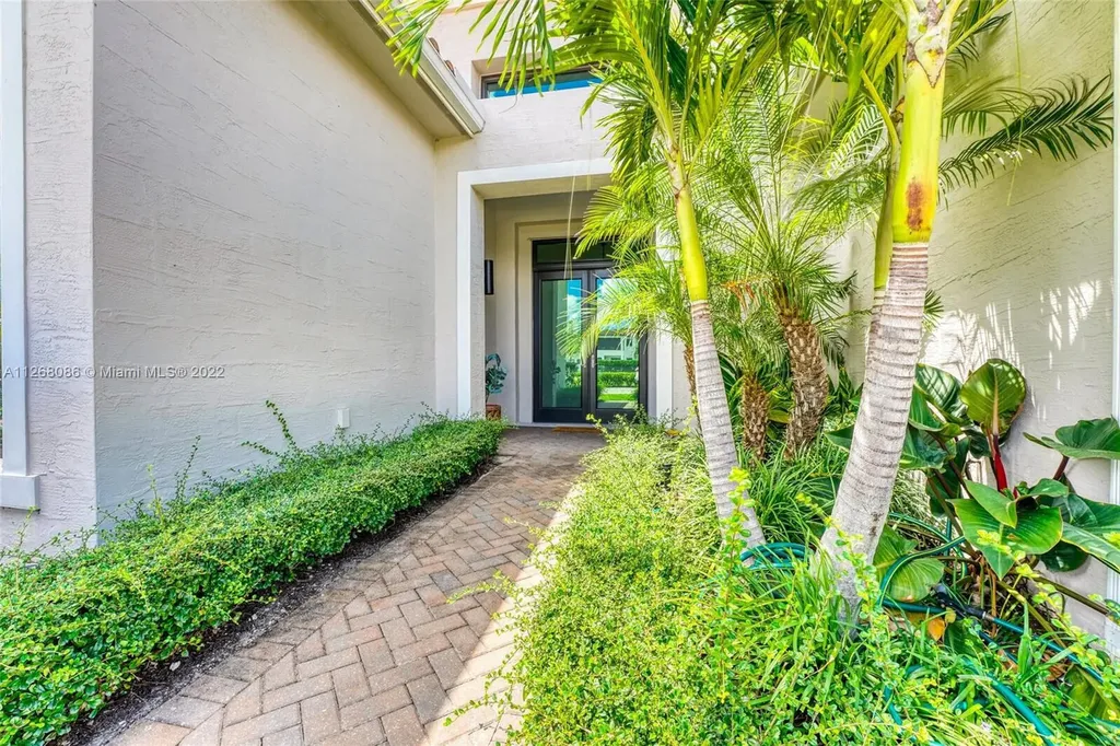 5663 W Brookfield Circle Hollywood FL 33312