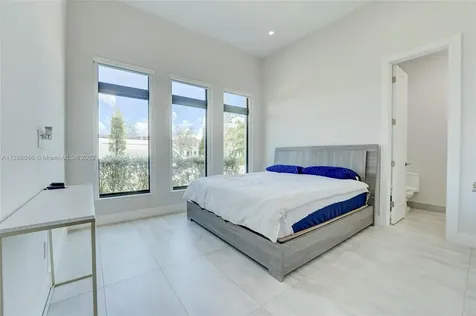 5663 W Brookfield Circle Hollywood FL 33312