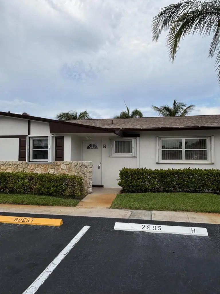 2995 Crosley Drive W West Palm Beach FL 33415