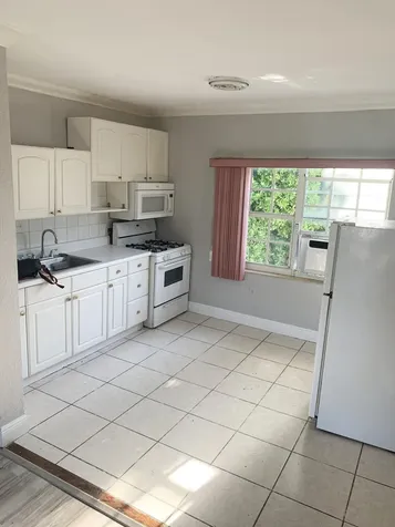 555 SW 16th Avenue Miami FL 33135