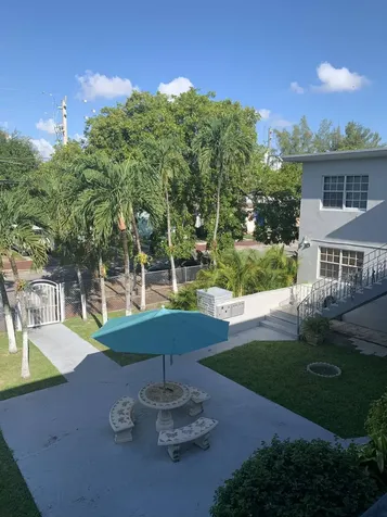 555 SW 16th Avenue Miami FL 33135