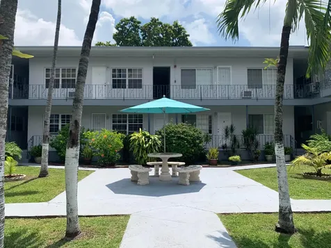 555 SW 16th Avenue Miami FL 33135