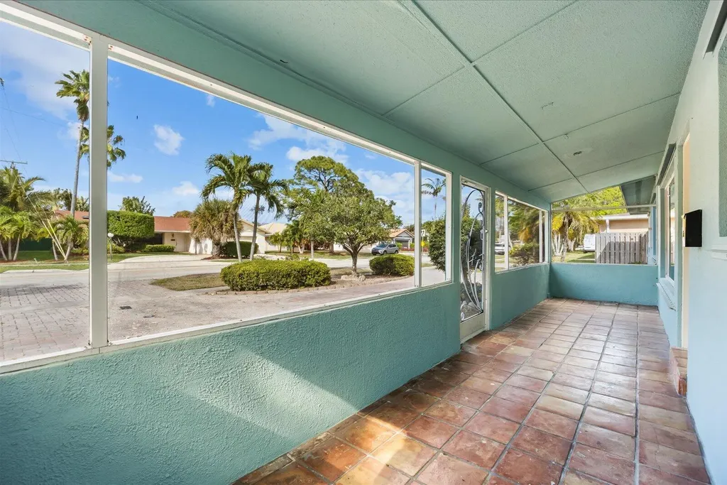 800 SE 13th Court Deerfield Beach FL 33441