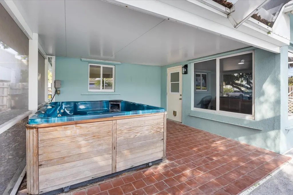 800 SE 13th Court Deerfield Beach FL 33441