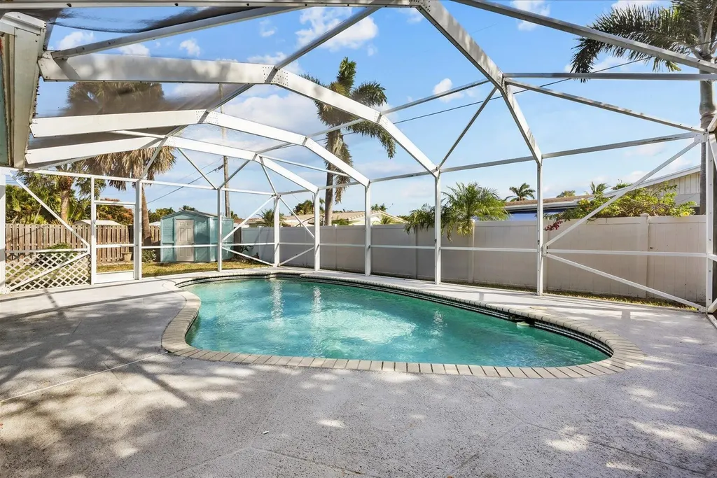 800 SE 13th Court Deerfield Beach FL 33441