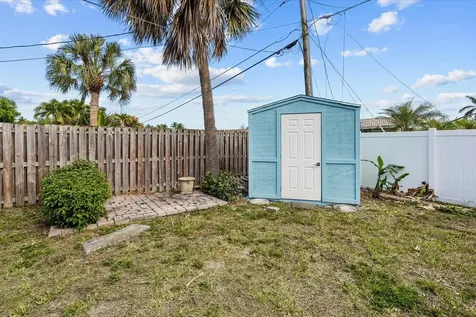 800 SE 13th Court Deerfield Beach FL 33441