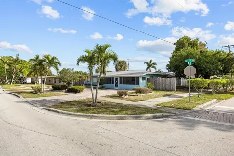800 SE 13th Court Deerfield Beach FL 33441