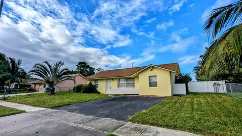 141 NE 17th Court Boynton Beach FL 33435