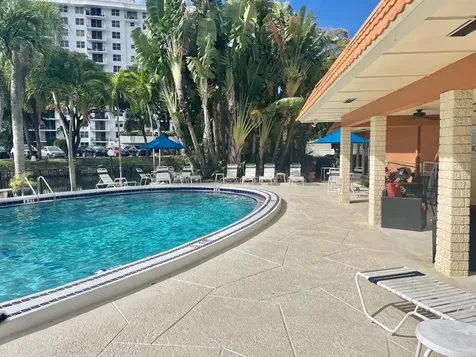 136 NE 19th Court Wilton Manors FL 33305