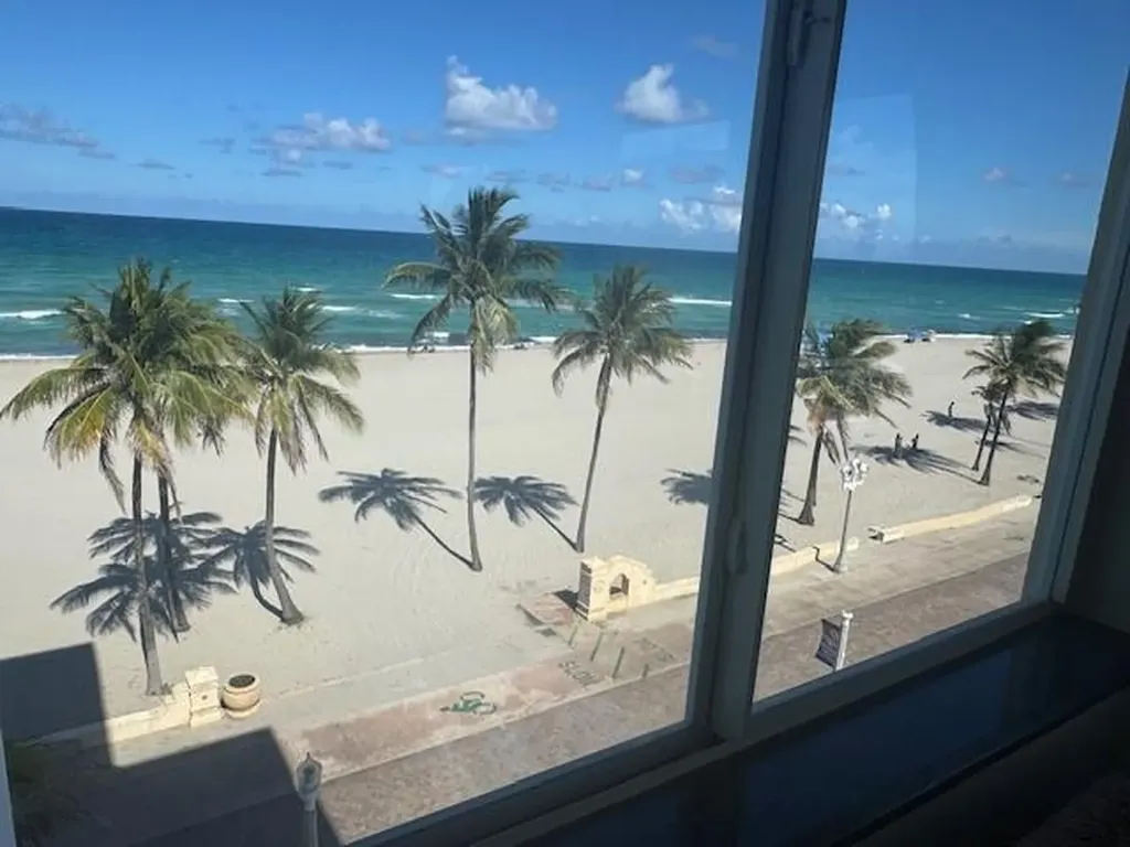 300 Oregon Street Hollywood FL 33019