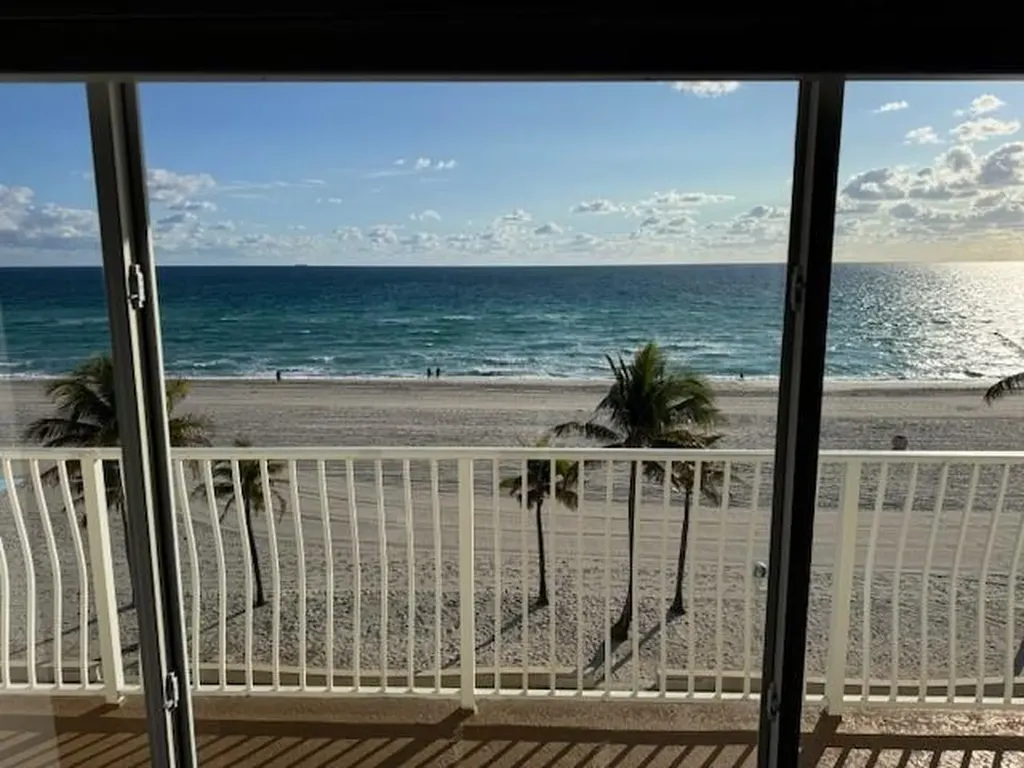 300 Oregon Street Hollywood FL 33019