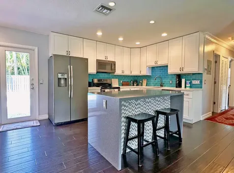 525 NE 27th Street Wilton Manors FL 33334